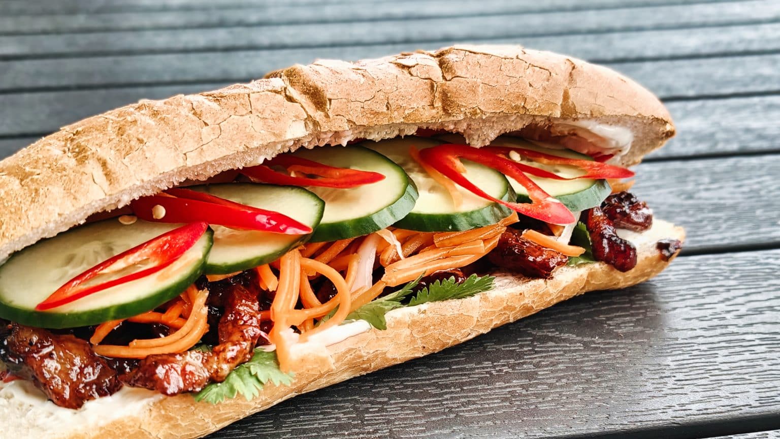 Bánh mì préparé pour le repas partagé